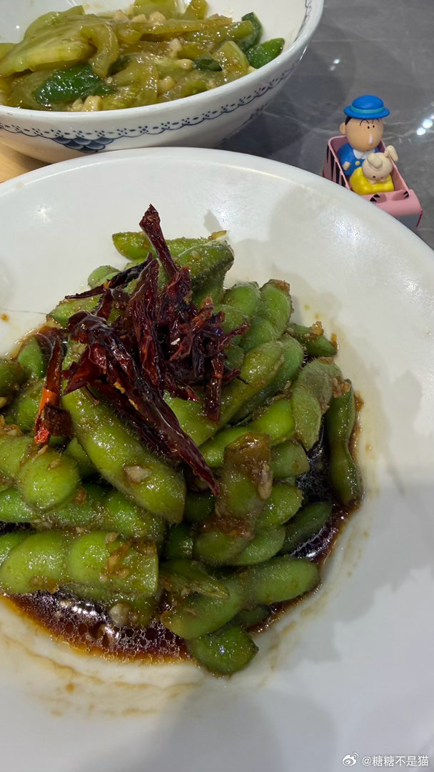没吃午饭，那就和晚饭一起吧上海这一天天下雨真烦找点室内娱乐，娱乐娱乐日常分享 上
