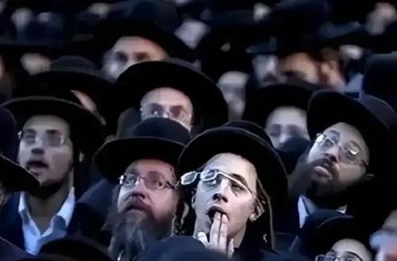 犹太人聪明反被聪明误，最终一定会反噬自身的！反犹很有可能成为未来美国社会的共识，