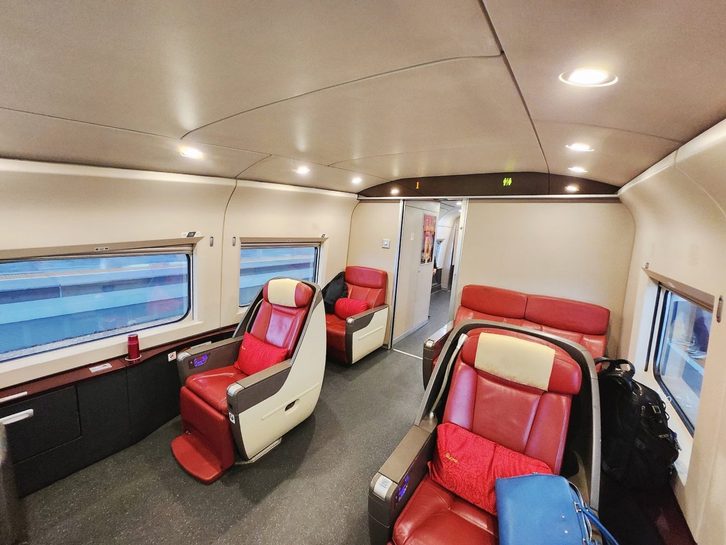 12306新增低人一等座提醒 自己心态作怪，你就安慰自己，又不是坐不起，只是买不