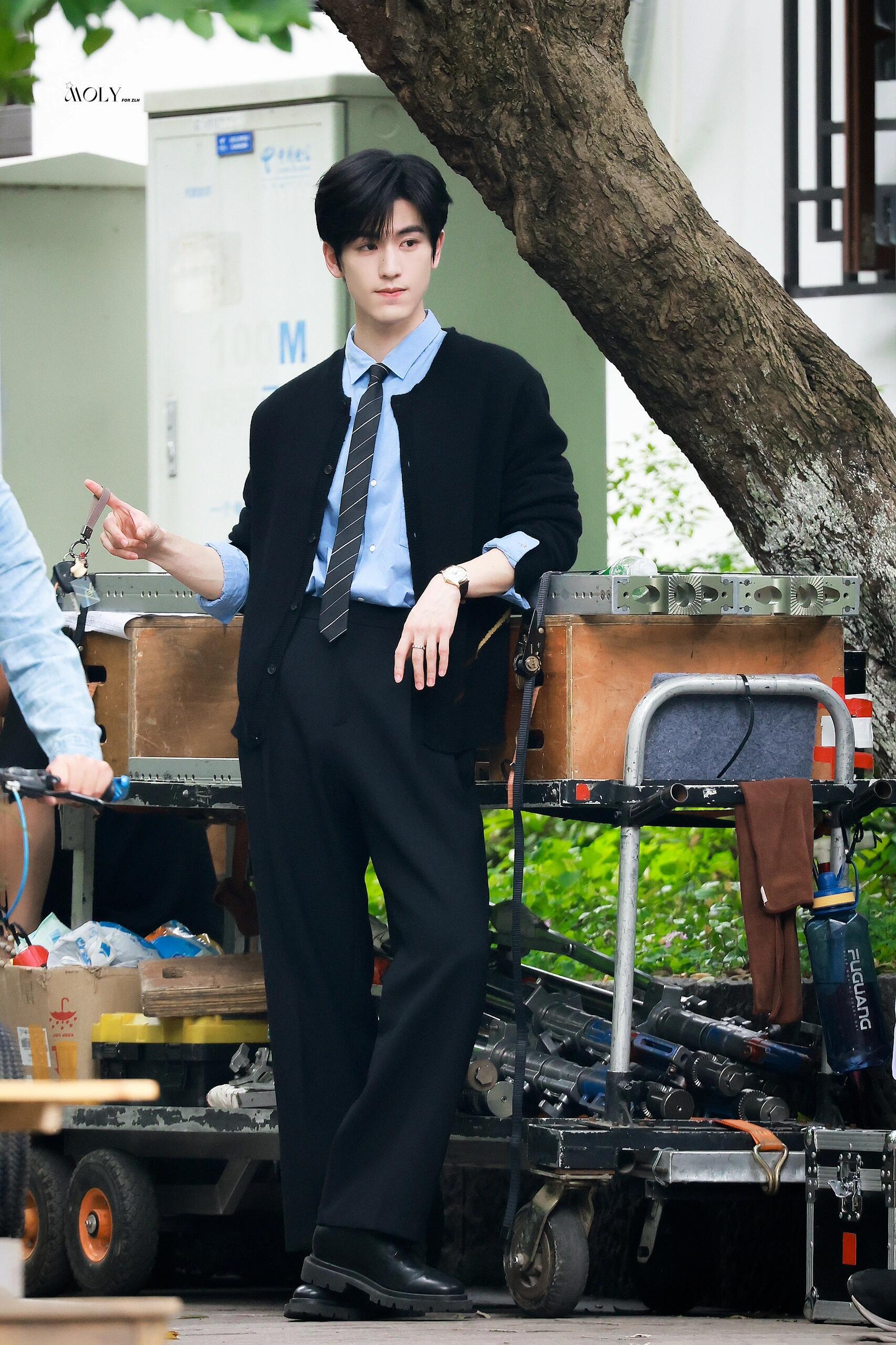 520这种浪漫的日子当然要跟何医生一起过啦！转钥匙这种漫不经心的帅狠狠拿捏我[亲