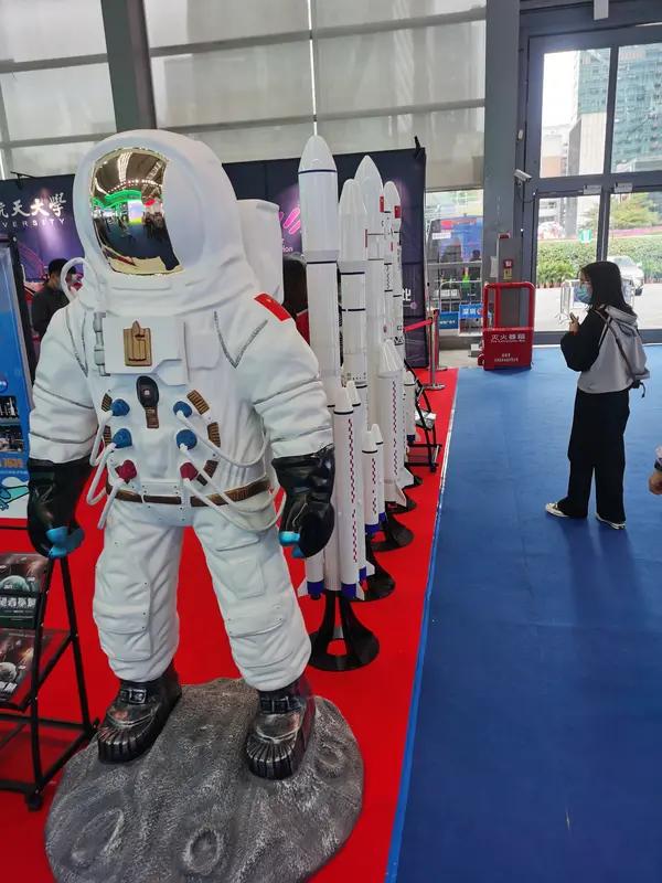 在火箭研发领域，有企业展示了最新的可重复使用火箭技术研究成果。该技术若成熟并广泛