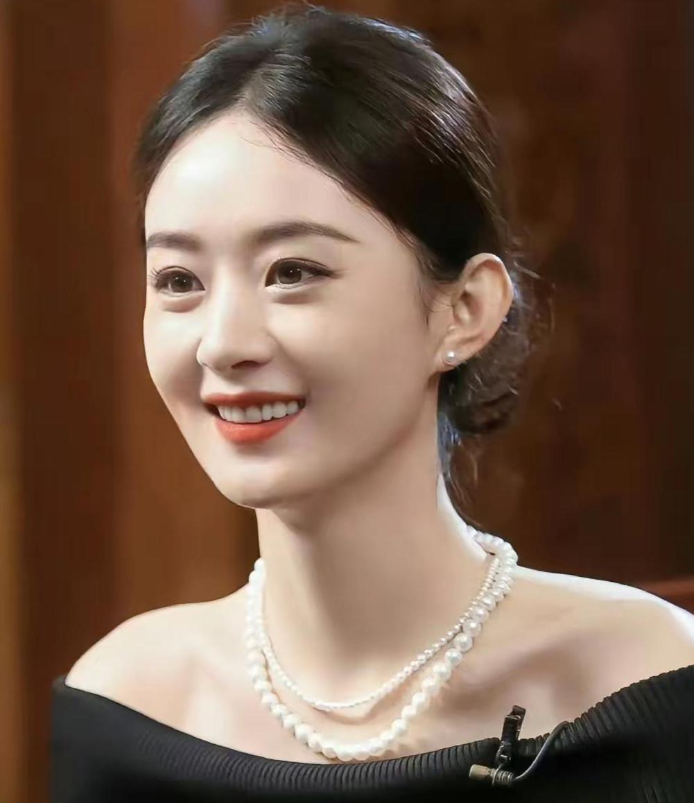 赵丽颖火出国外了
离春节不到十天，欧洲世界电影节公布榜单，赵丽颖拿下全球女演员第