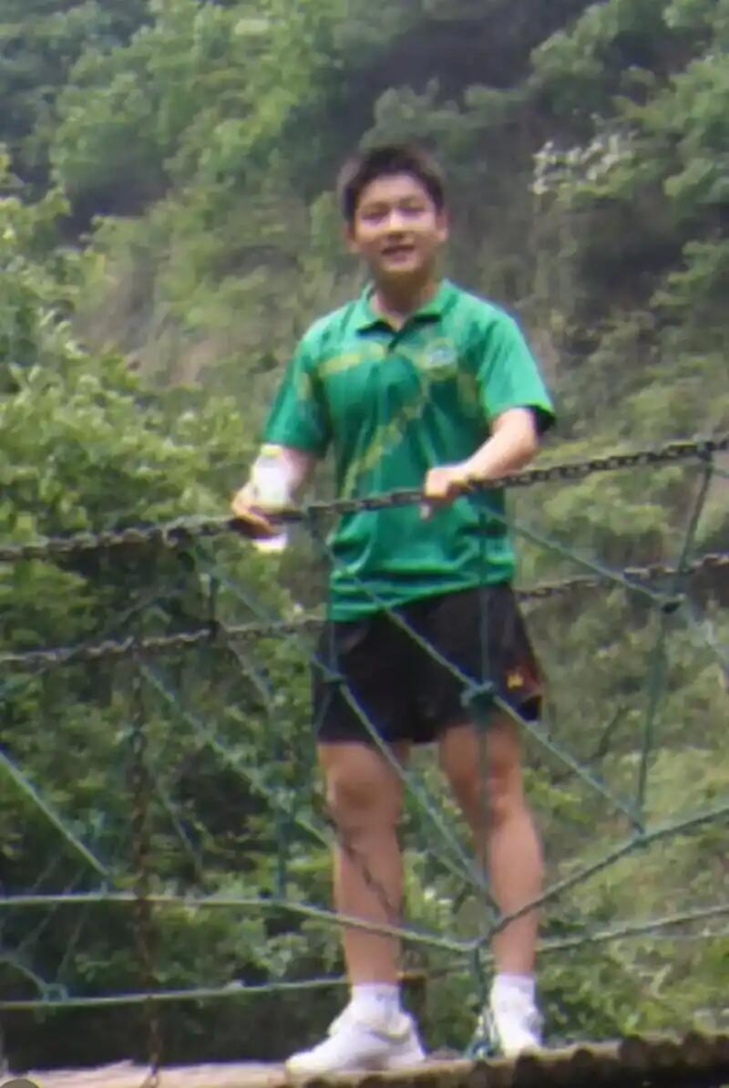 一些幼年东，作为樊振东的超级球迷和粉丝团，还有多少照片没见过，现在真的见过很多了