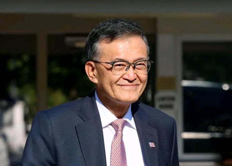 美国总统特朗普与英特尔总裁陈立武会面后，称陈立武的成功故事“非凡”，并表示陈立武