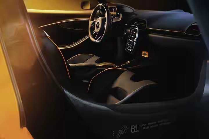 橙色最好了。最好看了，当然跑车也最好看 