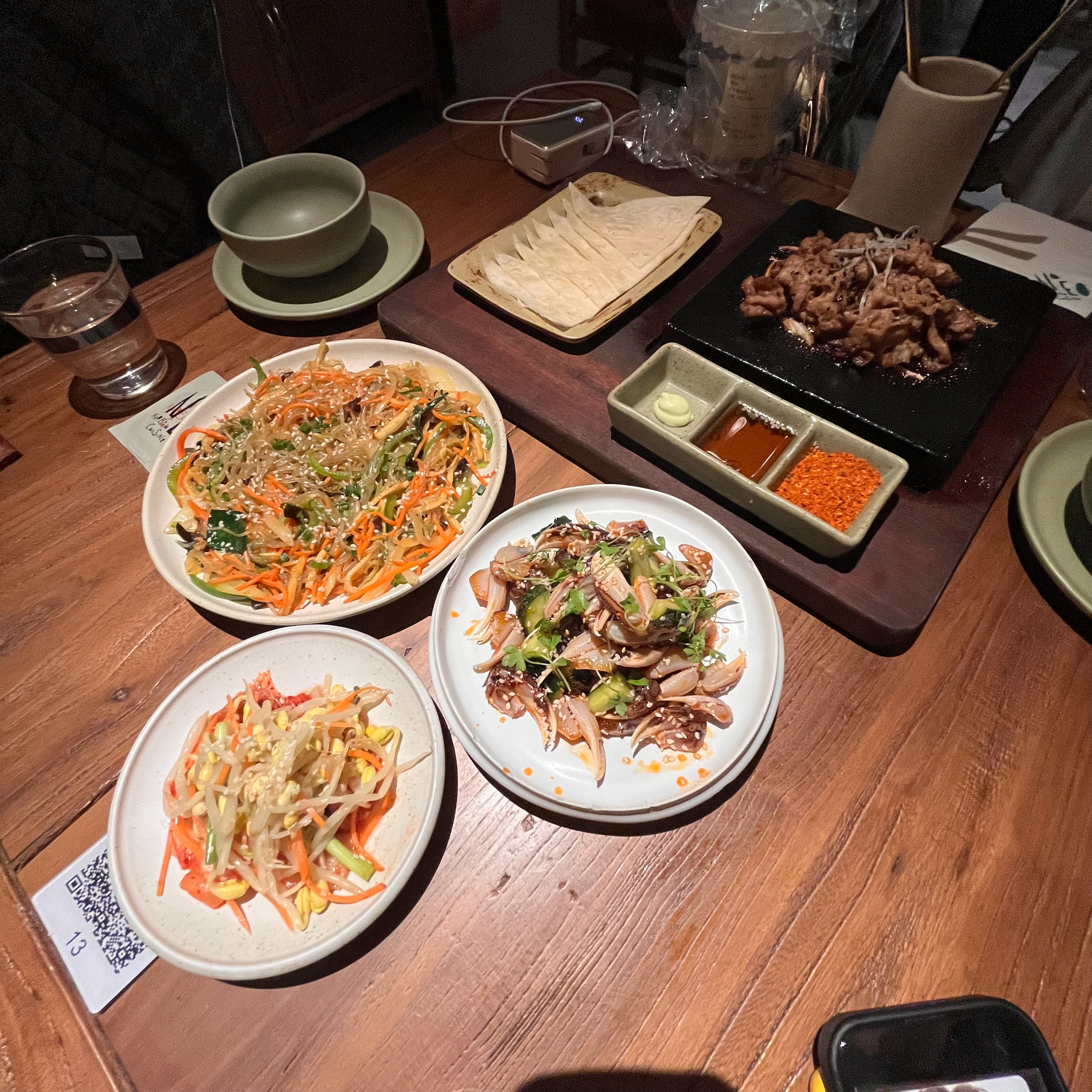 0000抠脚煤女 生活，需要一点阳光，生命，需要一些勇敢，纠结过去，担心未来，都