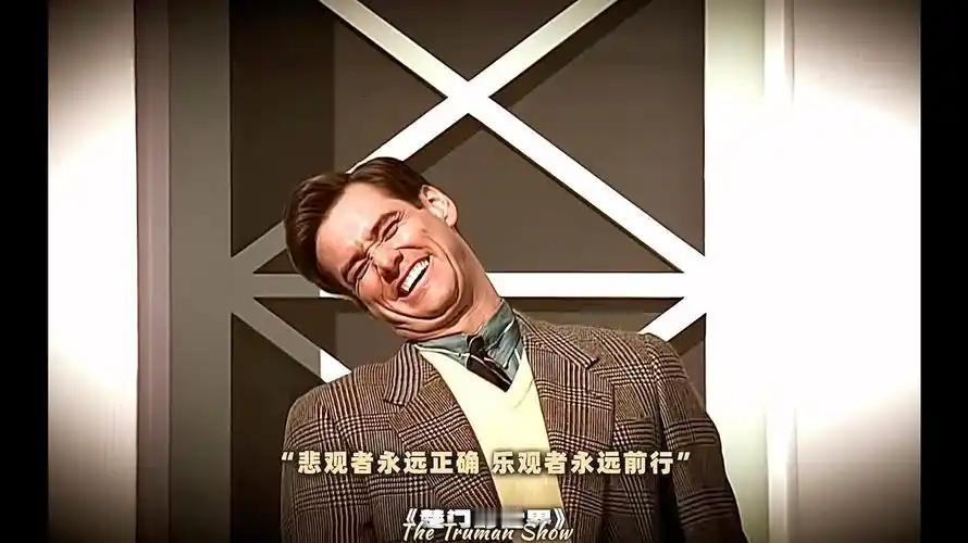 东哥认识的一位上海做高端女装的朋友就遇到了问题，虽然一个月销售额小几千万，毛利润