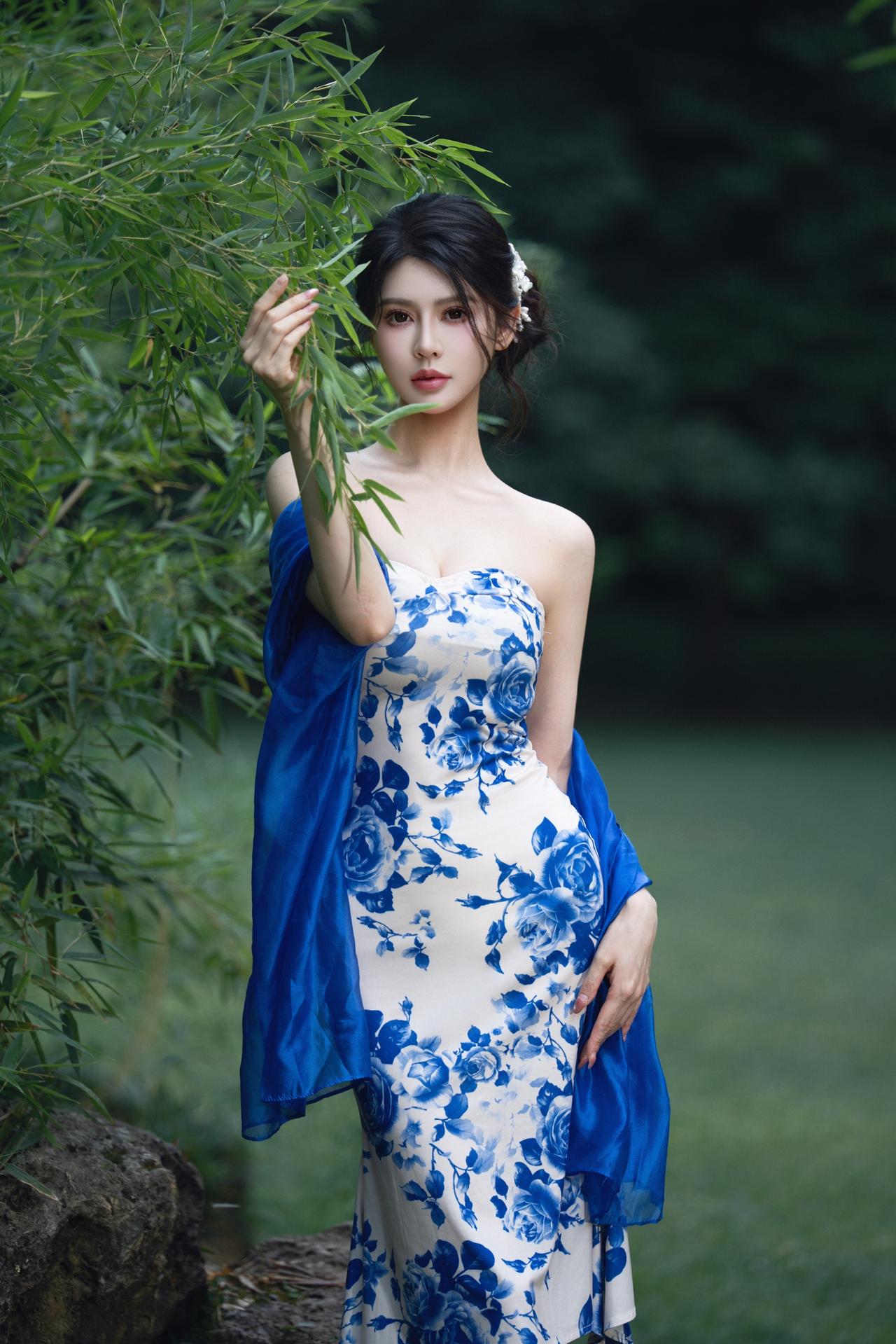模特小云云，绝美丰满御姐！
