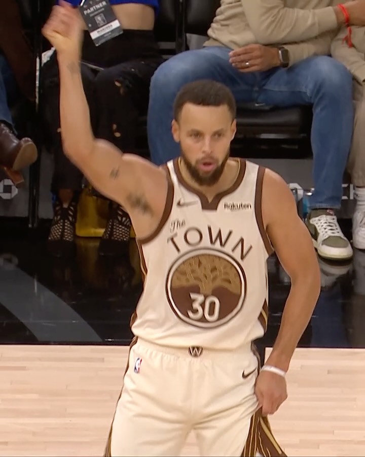 金州勇士 NBA球员评分 库里-我的评分：魔术vs勇士 满分💯 