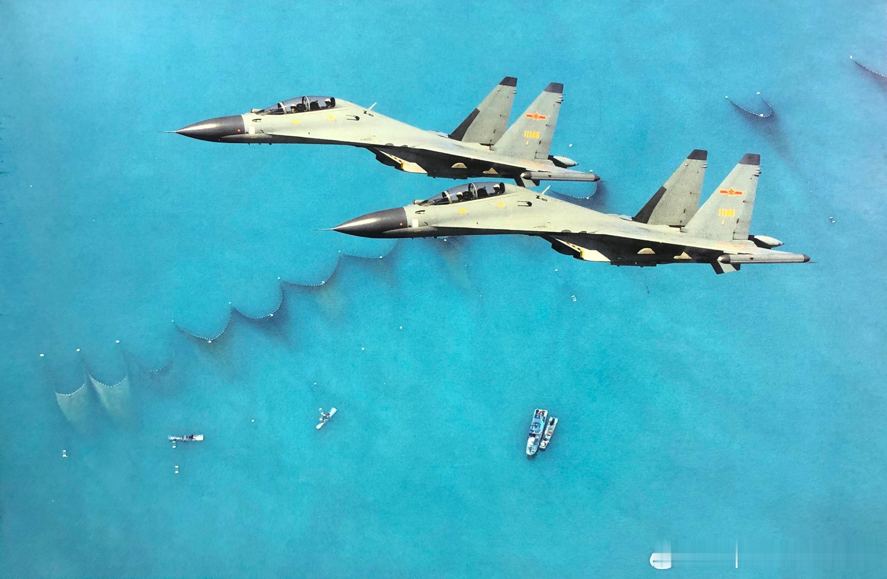 2012年10月10日南京军区空军航空兵某团苏-30战斗机在某海域上空组织对抗训