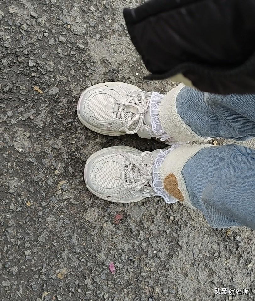 贫贱夫妻百事哀，为了179元鞋子就吵架

下午，给6岁的女儿买鞋子，逛了很多家，