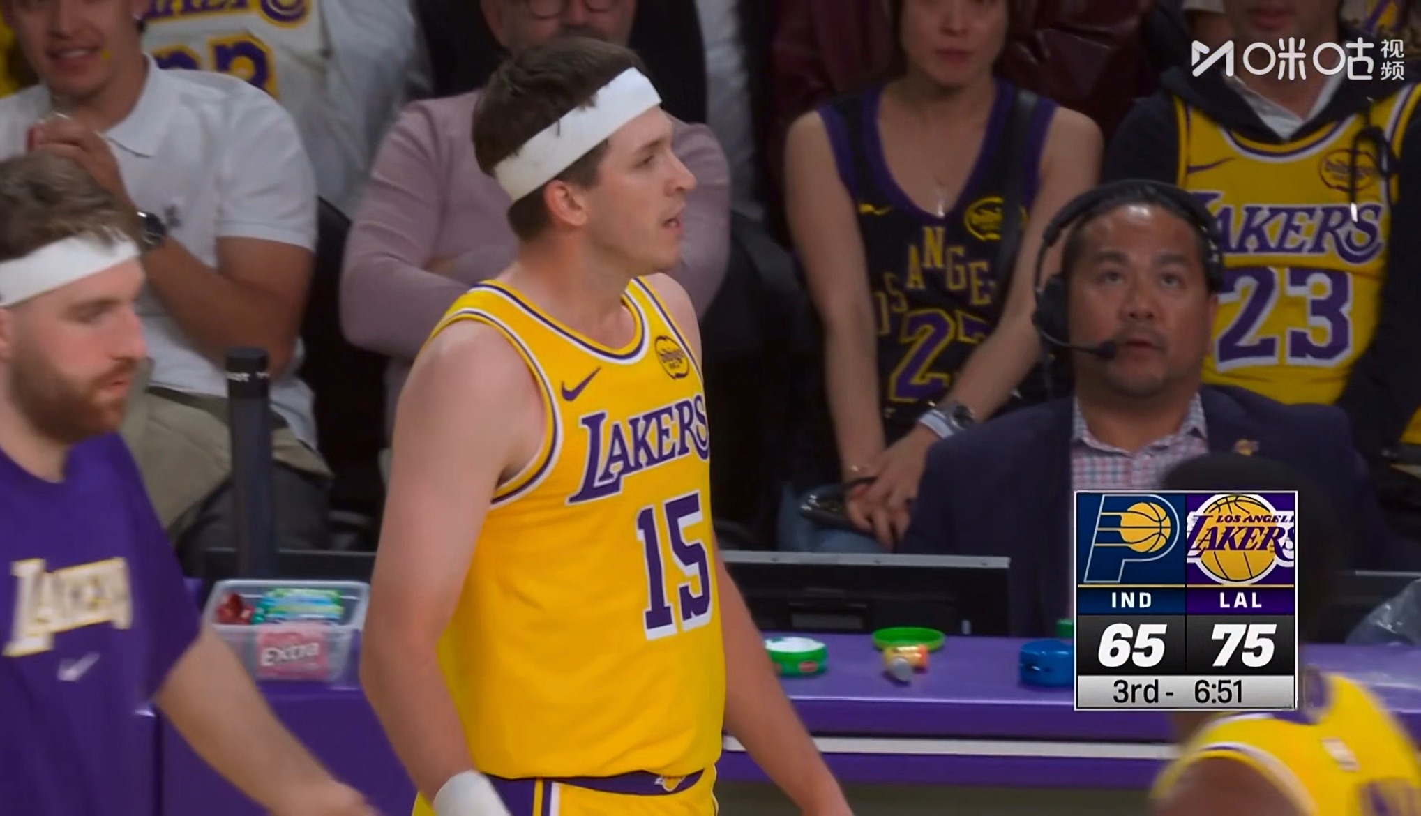 稳住，湖人10分领先。步行者vs湖人