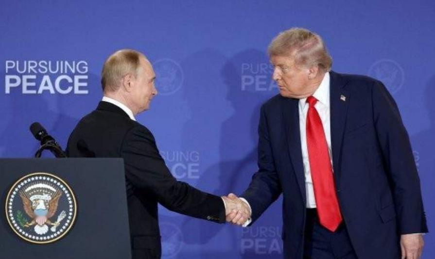 美国敢不敢绑架普京？
答案是，不敢，也不会！

可是，美国向来以 “世界警察” 