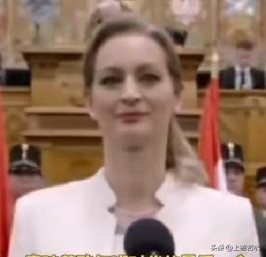 是要换天了吗？！
看看吧，意大利女总理梅洛尼会见鲁比奥时背手先走的热点还没过，又