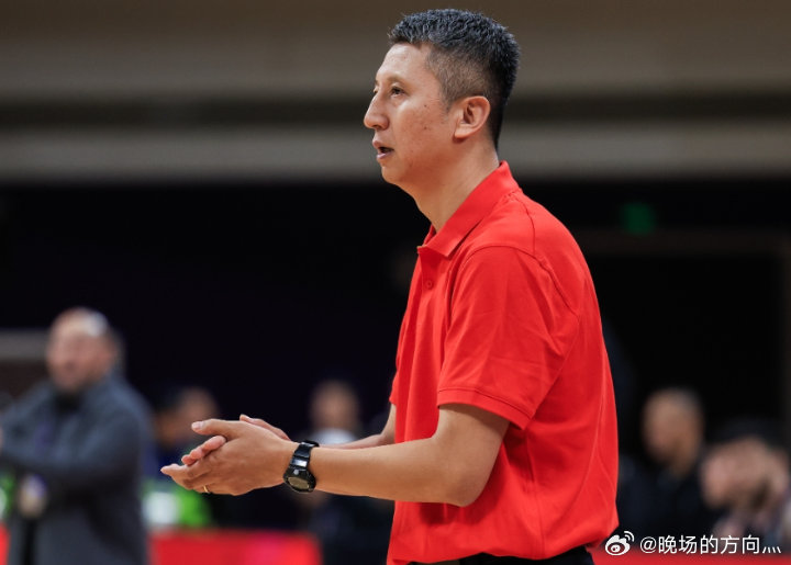 媒体人：中国男篮主教练郭士强正慎重考虑归化广厦后卫外援布朗一事据记者宋翔报道，霍