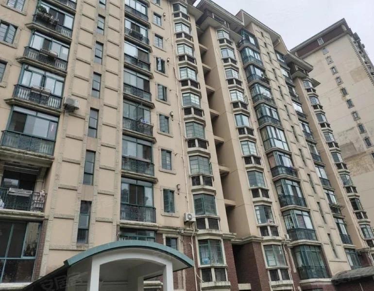 邻居的房子卖了，77万卖出去的，想想当年他家买的时候花了184万，再加上装修20