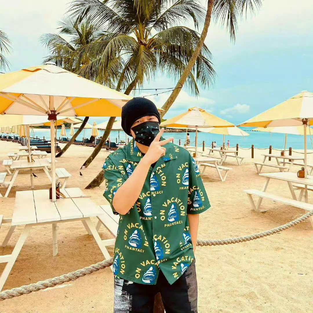 我戒不掉她的微笑，洋溢幸福的味道