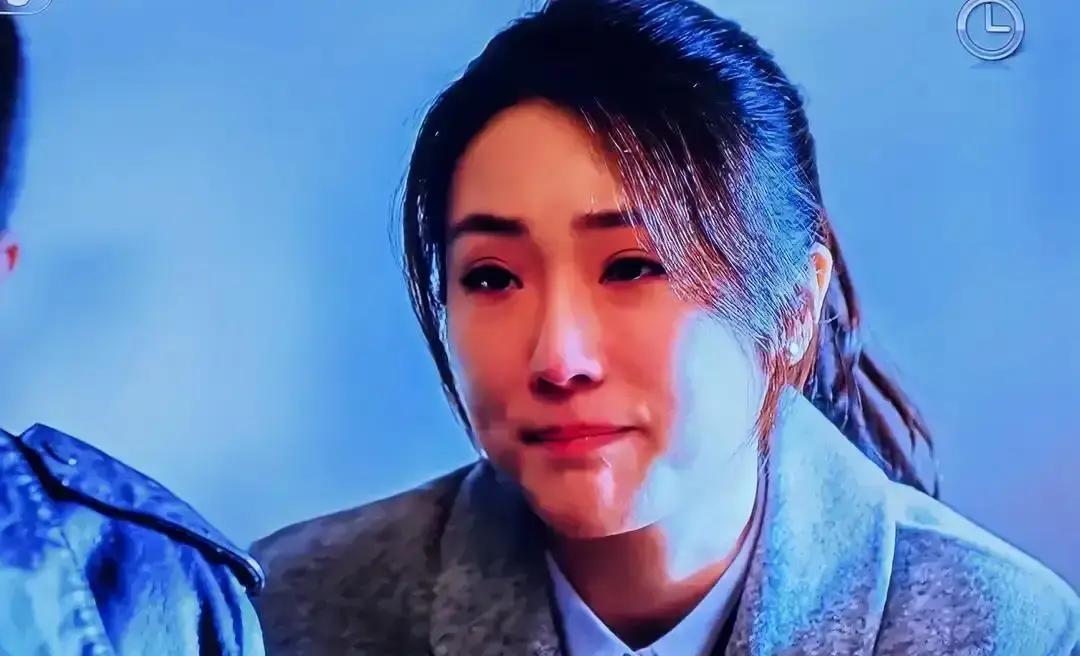 亲妈砸戏，女儿翻车
 
张凯丽把女儿塞进《幸福到万家》，演女主妹妹。观众一看：台