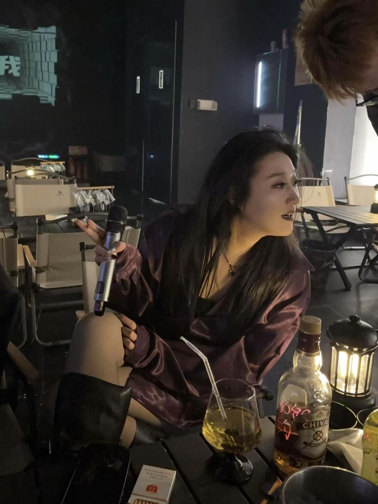 没认识几天就说喜欢我 你很肤浅 但你有品你的姨