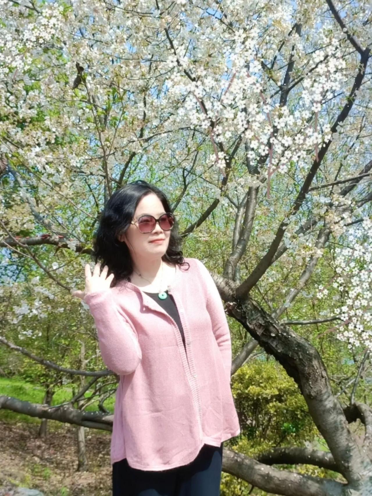 晒出女性魅力春日赏花.株洲樱花大道