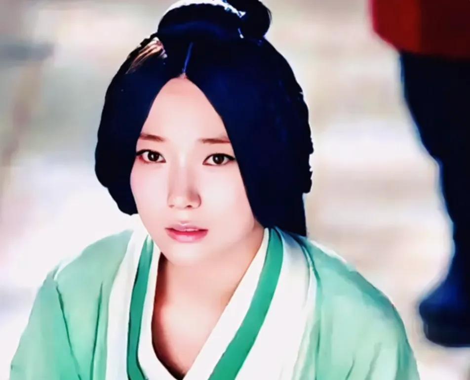 公元前91年，太子刘据无奈自杀，汉武帝笑着将此事告诉了皇后卫子夫。卫子夫痛哭：“