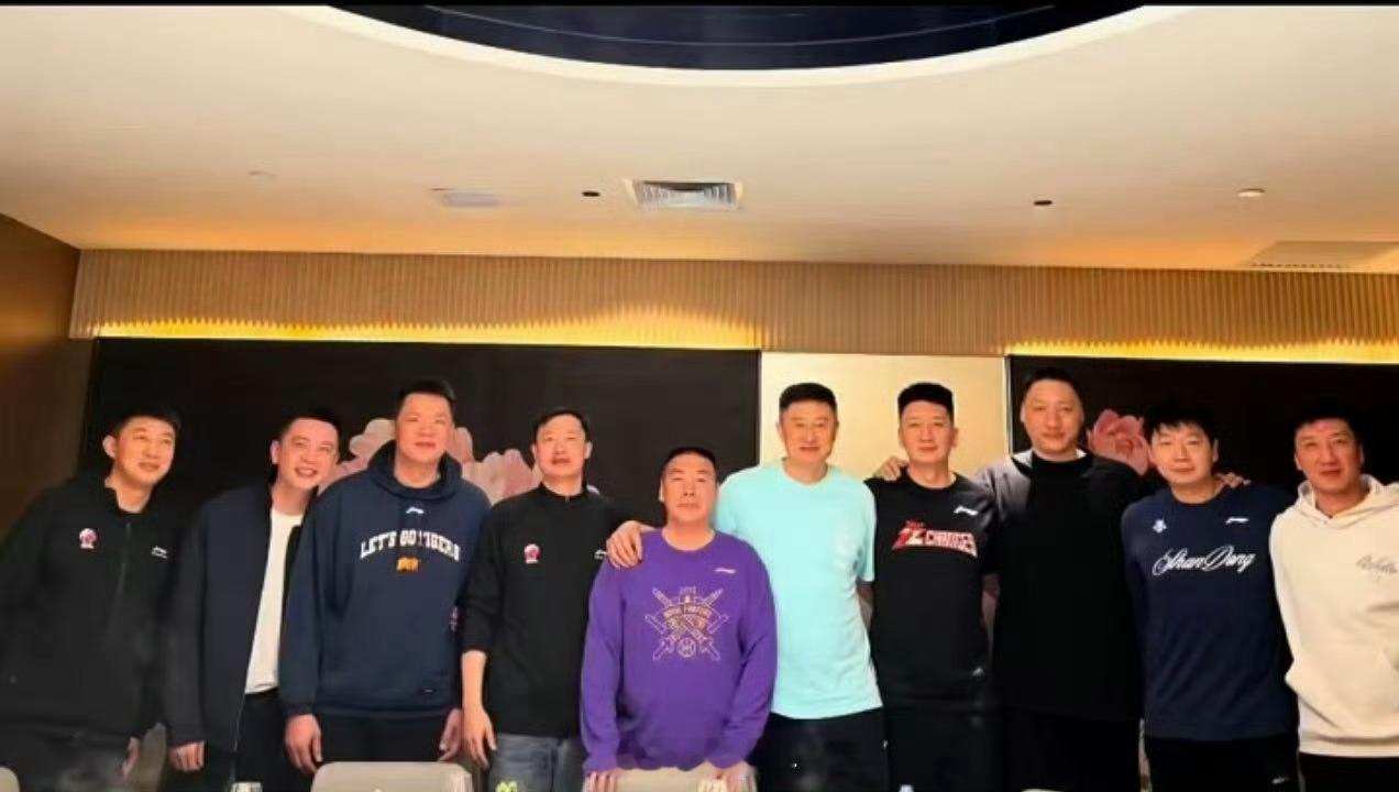 都是哥们，都是CBA公司的一份子。cba俱乐部杯赛