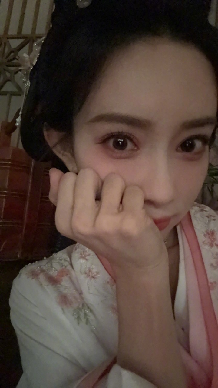 孟子义误闯天家舞蹈越跳越远  在复制粘贴的时代，你是手写的诗