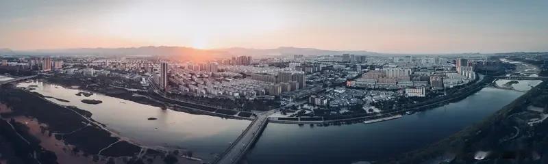 济源常住人口仅72万，面积小巧，行政上是省直辖县级市，却手握正厅级产城融合示范区