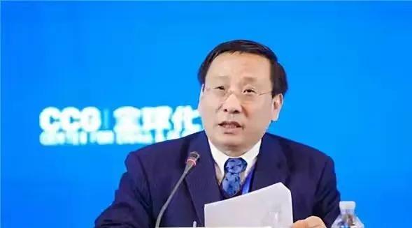 公开交流现场，有记者拿着极具偏见的问题直面高志凯，咄咄逼人地质问，指责我国在西藏