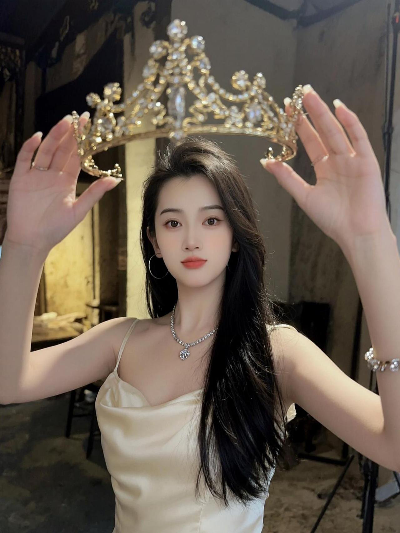 公主别低头，皇冠会掉。抖音玩法合伙人计划。拍同款 上热门 @DOU+上热门