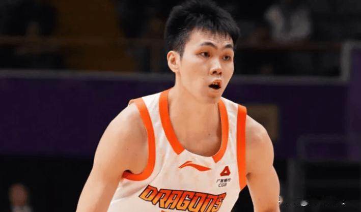 庞峥麟杀疯了，26+8+13带队拿下山东



庞峥麟太出色了，作为新秀，能打的