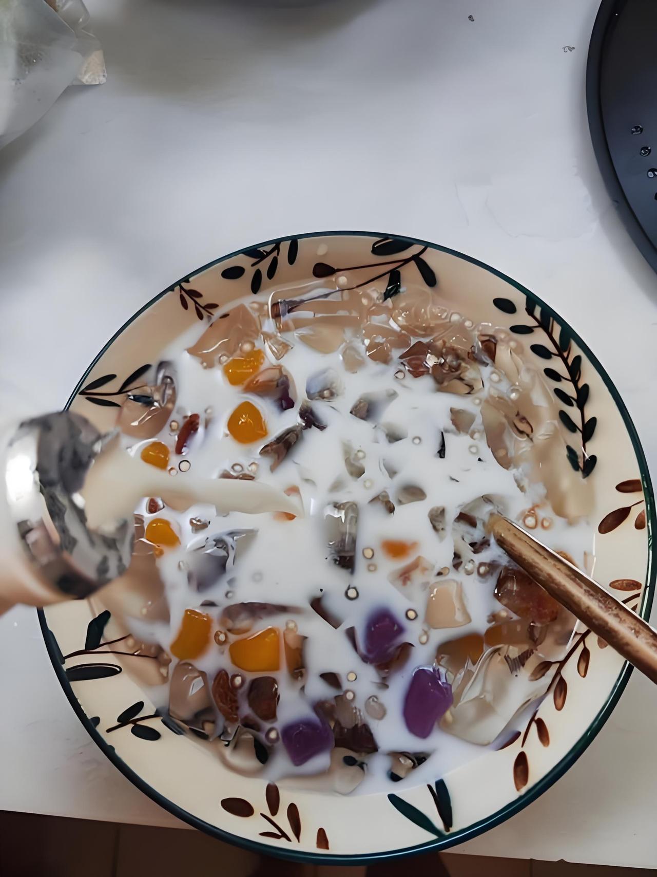 都说白糖水养人补力气，我血糖偏高才知道这多坑人！
 
身边不少人都觉得，白糖水温