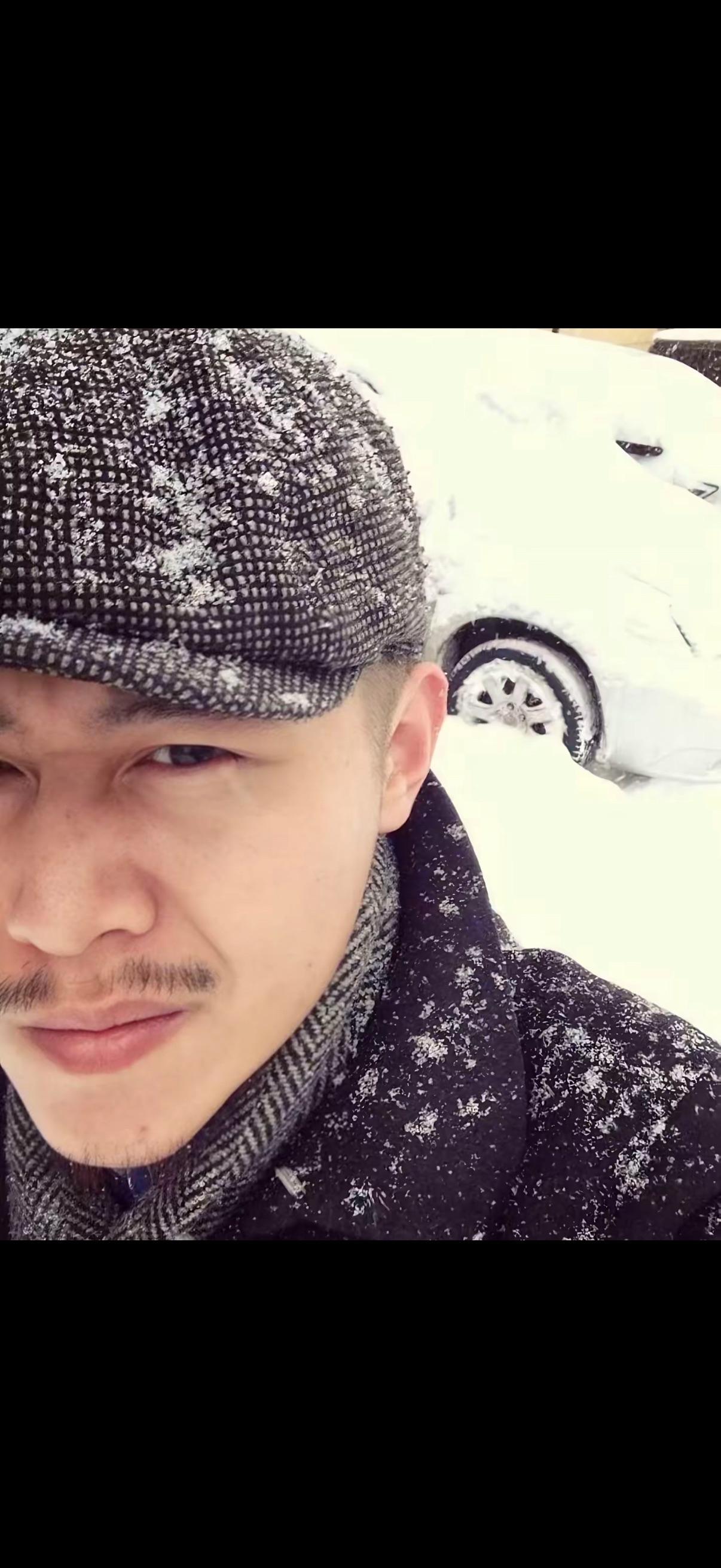 女孩：冰哥，我从小就被父母教育要懂事、要谦让，不管什么事都要让着弟弟。长大工作后