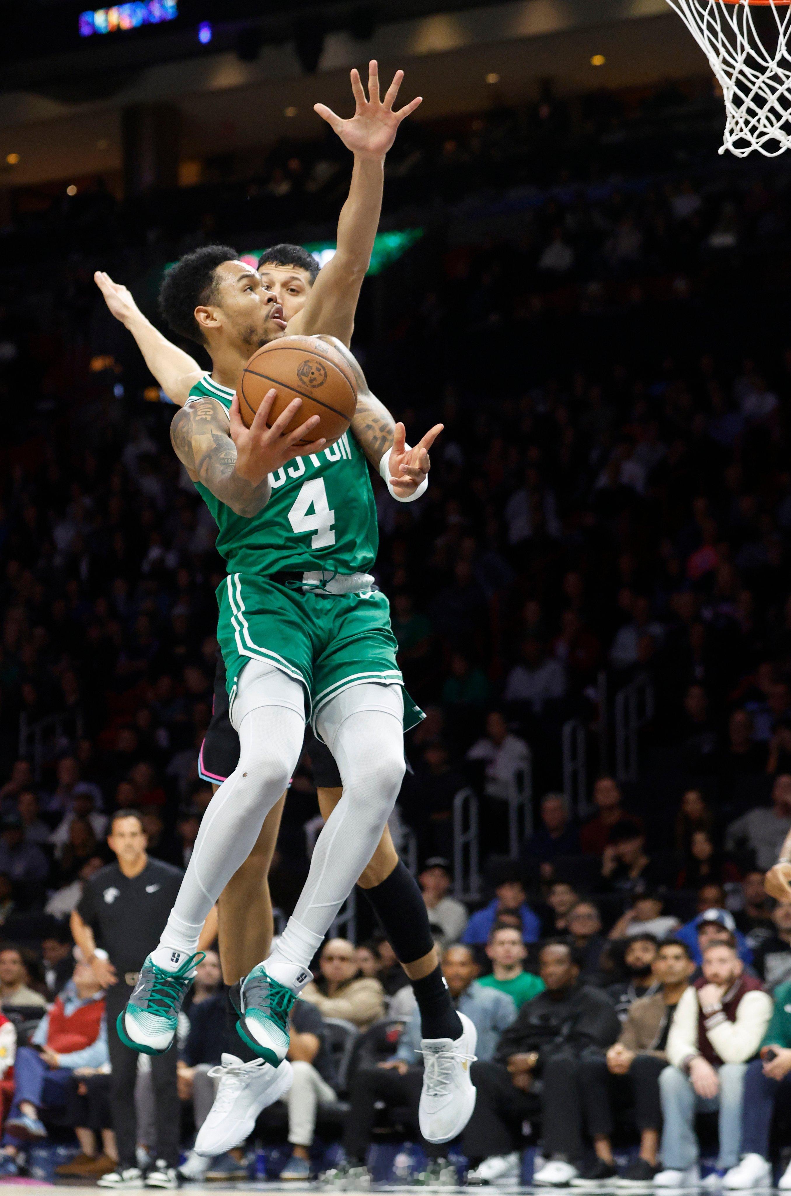 最佳第六人？本赛季安芬尼-西蒙斯的表现⏬️总得分替补球员第3三分命中数替补球员第