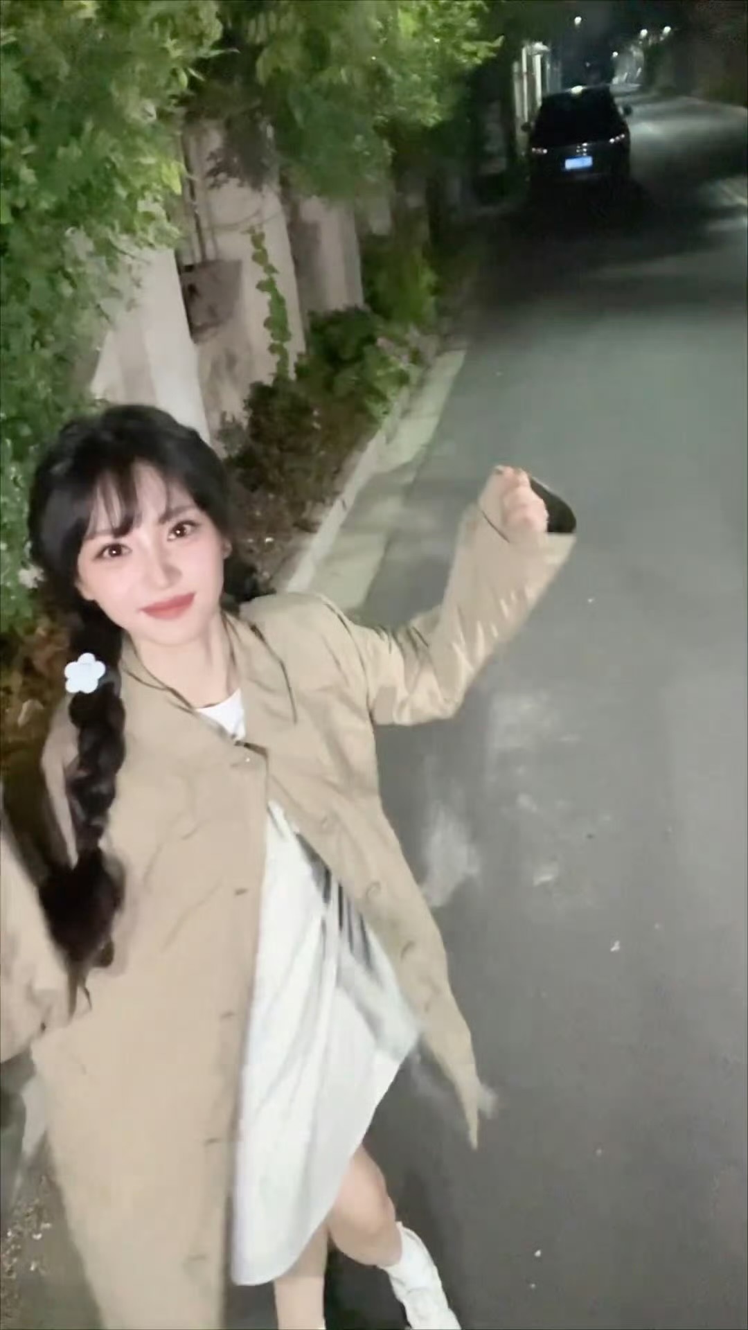 田曦薇撑伞转live，小田太甜了