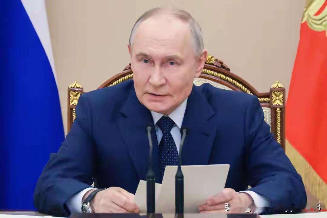 普京撂狠话特朗普逼宫 泽连斯基能谈成吗？
 
12月27日的俄乌局势直接炸锅 三