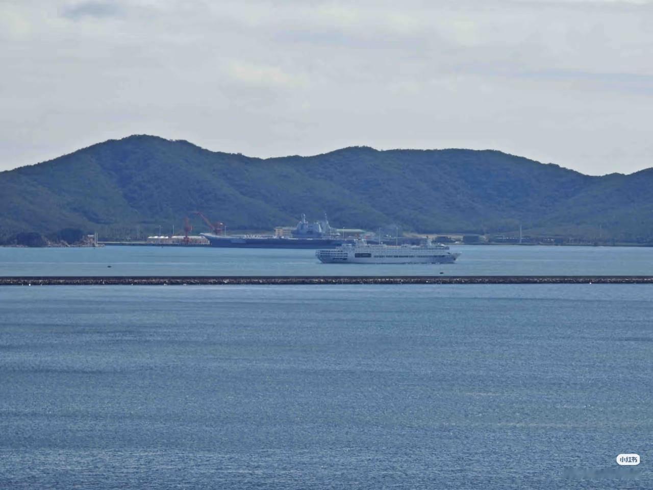 旗降了，075也走了 [思考]仪式是昨天办的 [并不简单]图源小红书烽火问鼎计划