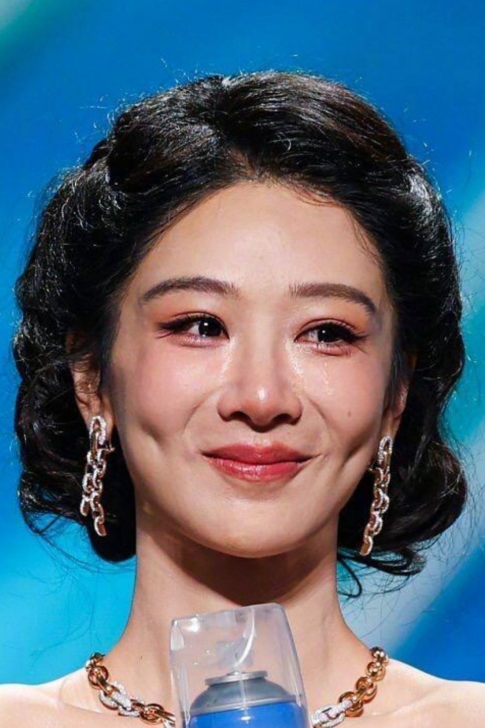 白玉兰口碑杨紫哭的妆都花了！ 