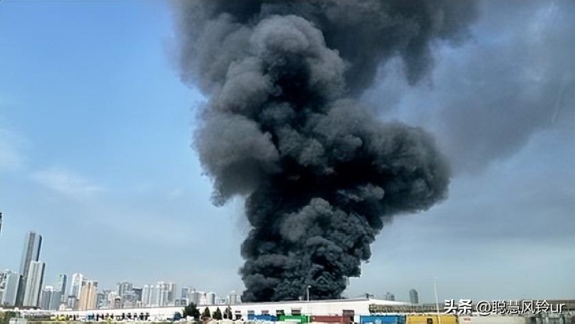 伊朗太敢干了！据媒体报道称，在乌克兰总统泽连斯基访问阿联酋期间，伊朗伊斯兰革命卫