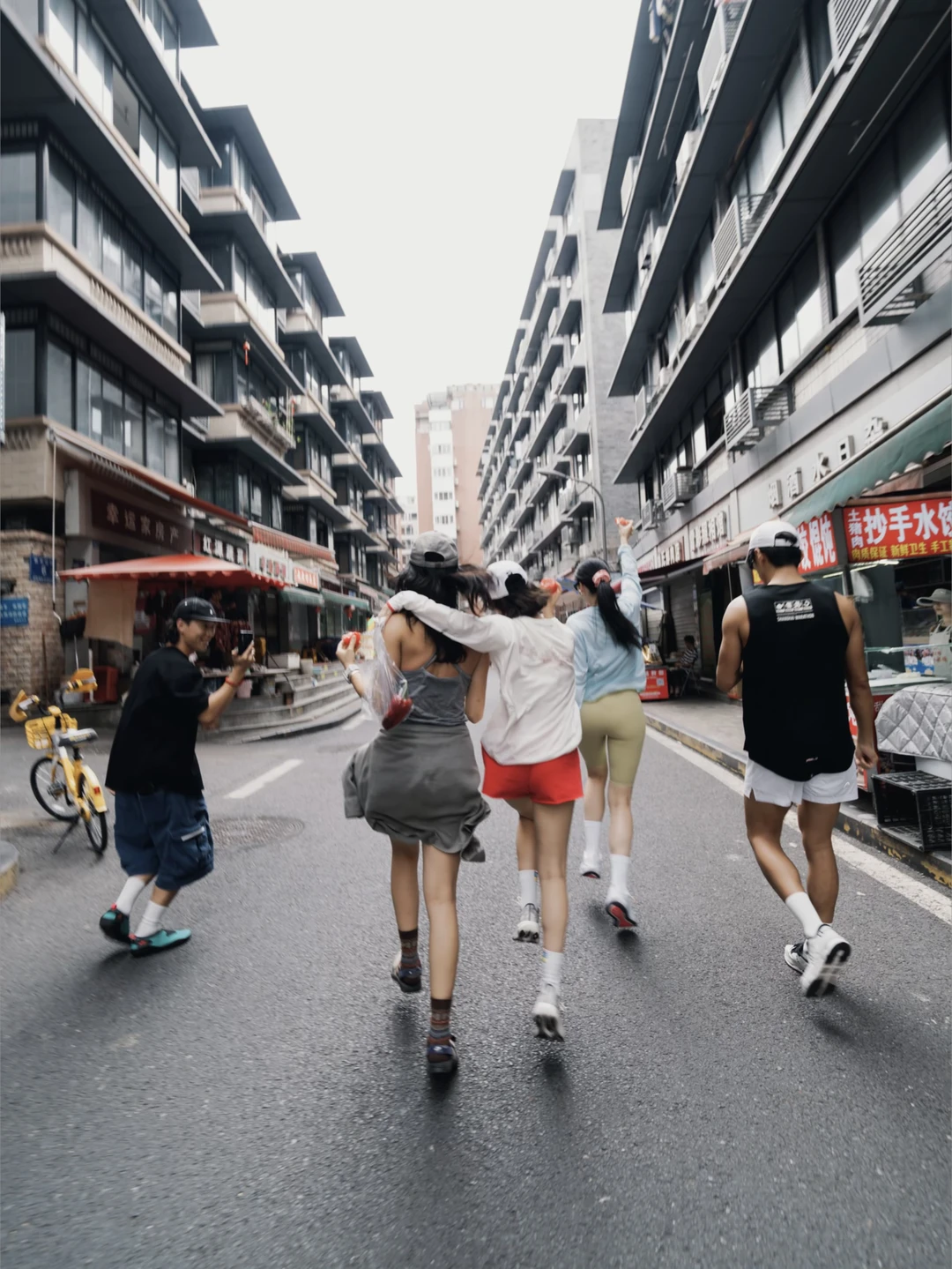 和朋友们出发冷嘎措的前一天～