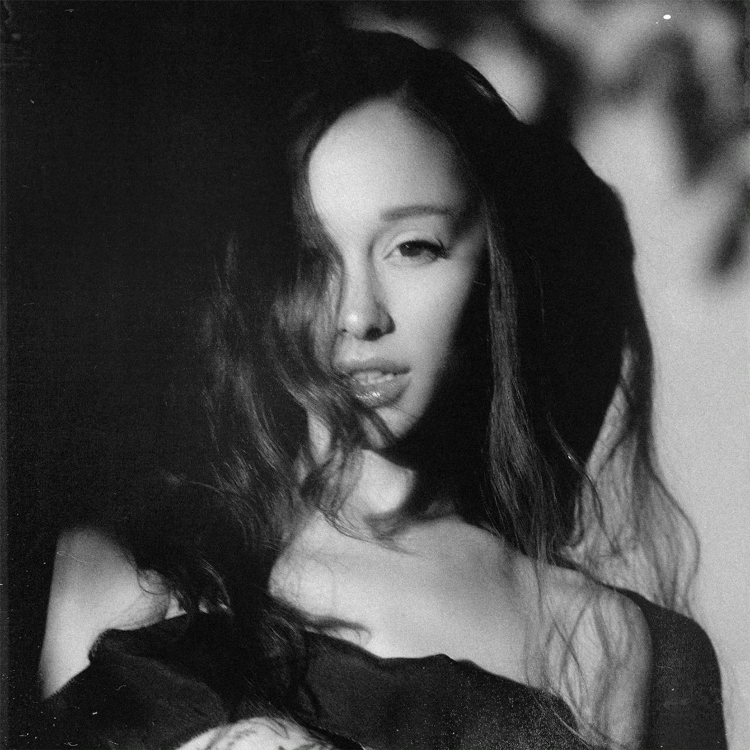 🎧Ariana Grande 在 iTunes 上发布了《hate that 