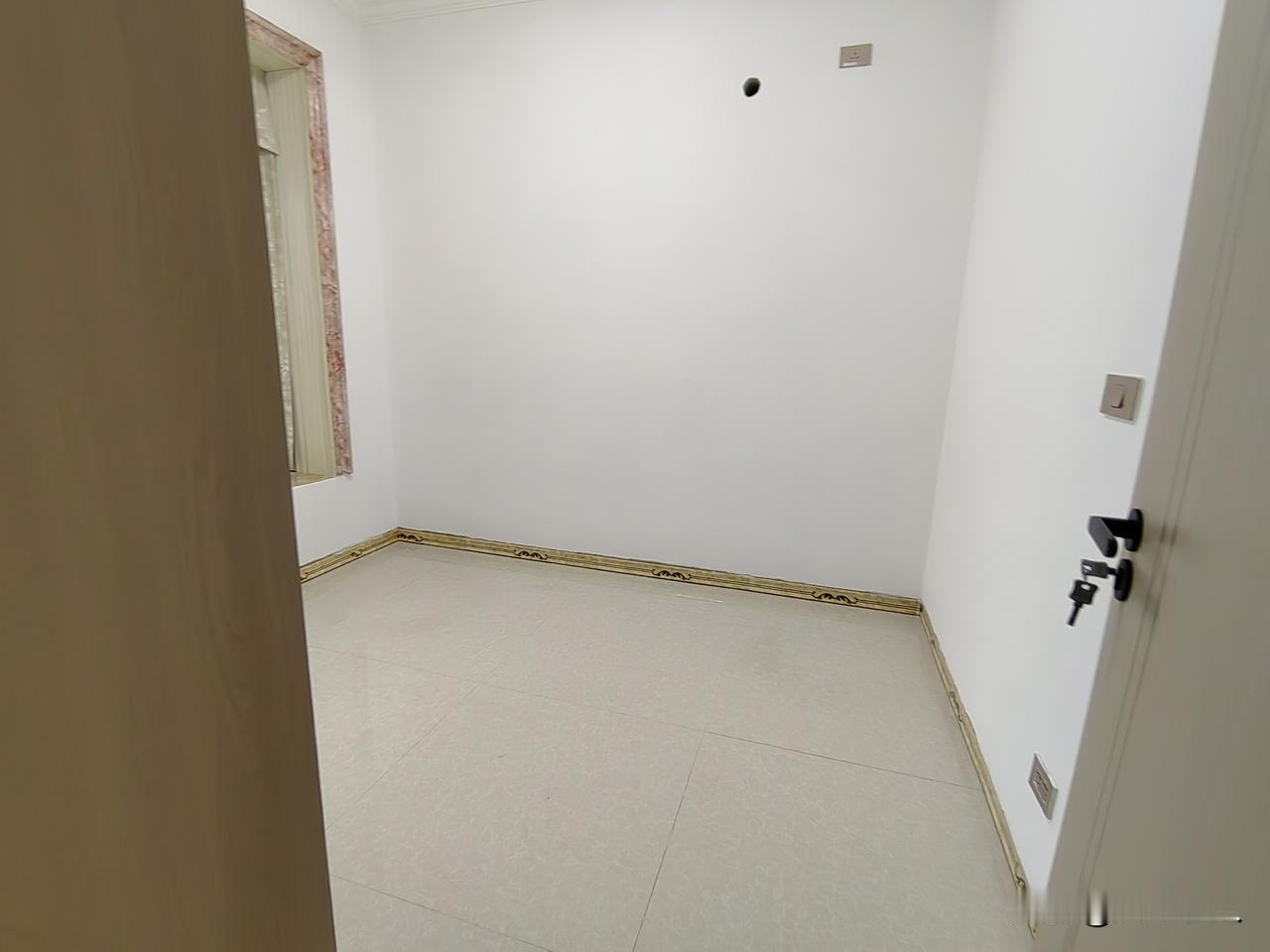 村里一阿姨在武汉做保姆，照顾瘫痪病人，后有事辞工，雇主就让她把病人带上，照样开工