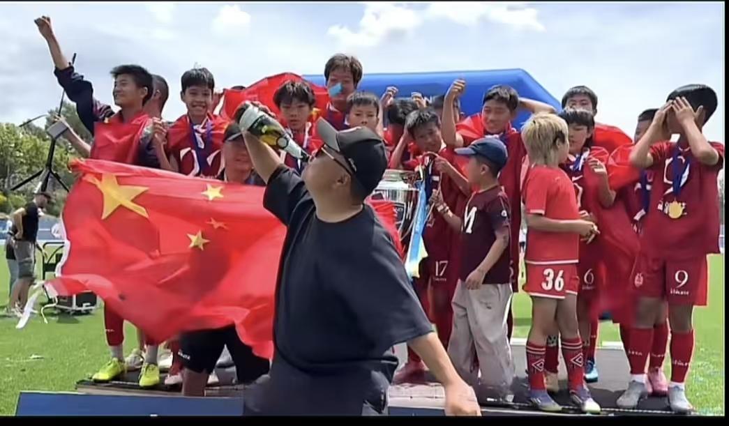 为什么足球小将没有得到足协的认可，这帮孩子远赴欧洲为国争光，获得冠军，央媒账号都