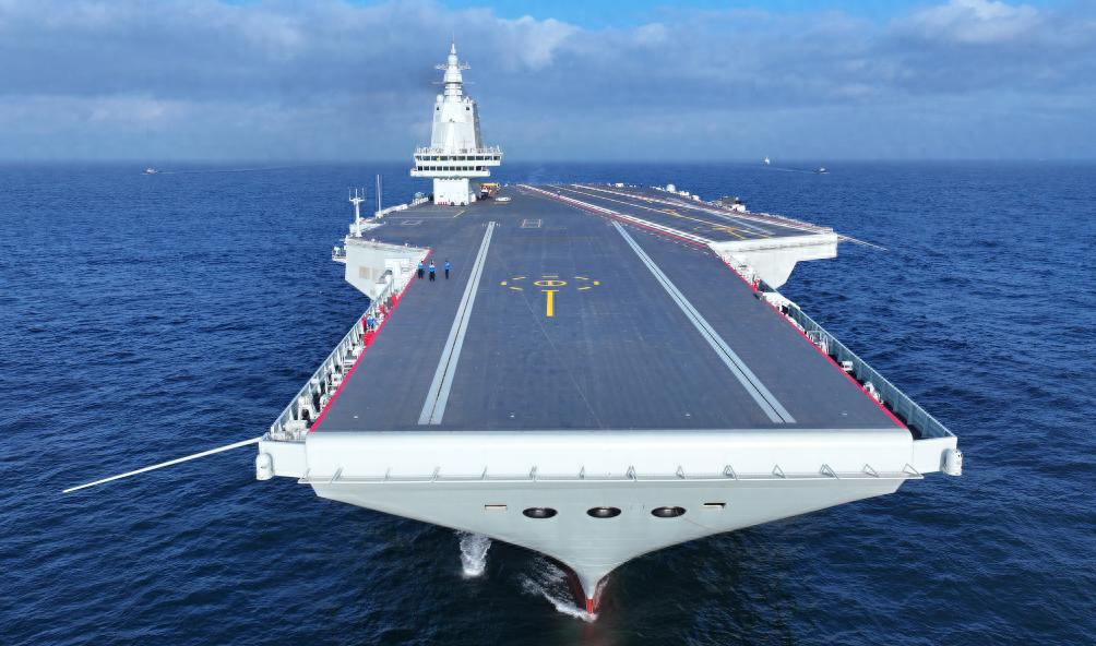 福建舰理想母港在台湾？台退将：8万吨巨舰对美日威慑超乎想象！
福建舰入列引发对台