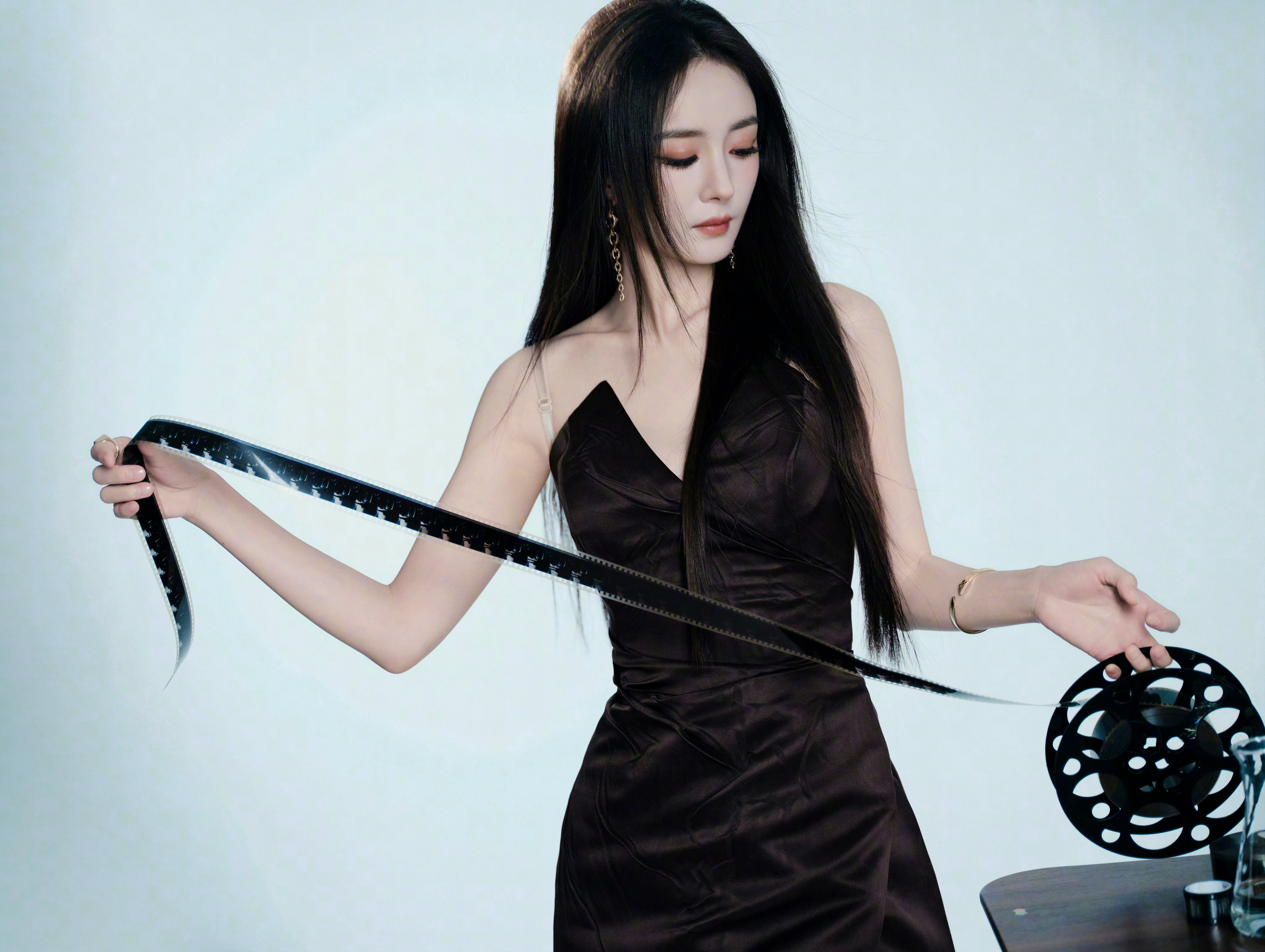 杨幂全套Prada新季 时尚芭莎封面8刊9封，◎三封开季刊、连续两年连庄开季刊，