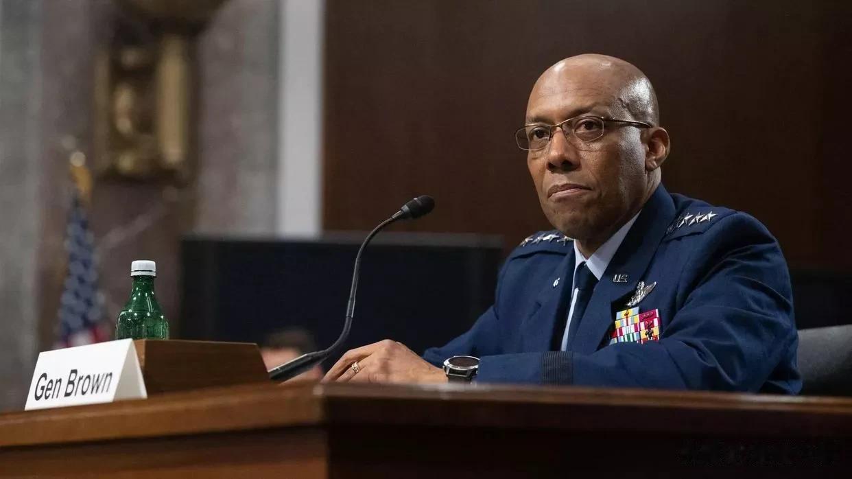 美军参谋长联席会议主席提名人指出美国五大“国家安全挑战”

来源:俄罗斯卫星通讯