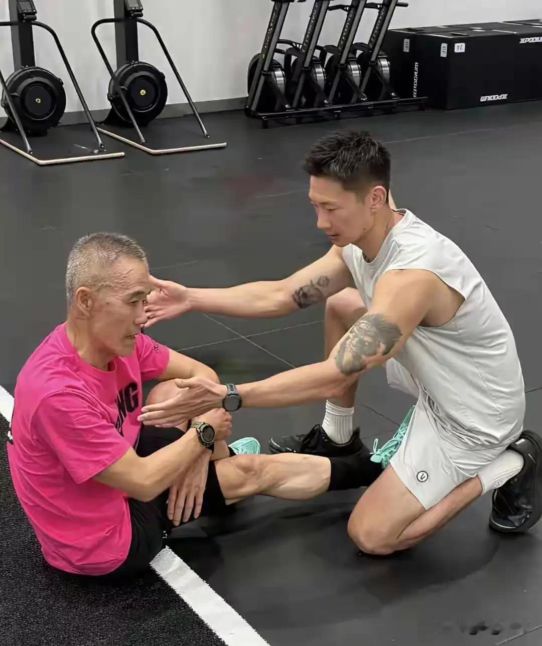 锻炼身体，应该到大自然中去，我知道王石在健身房锻炼不差钱，但锻炼效果健身房与大自