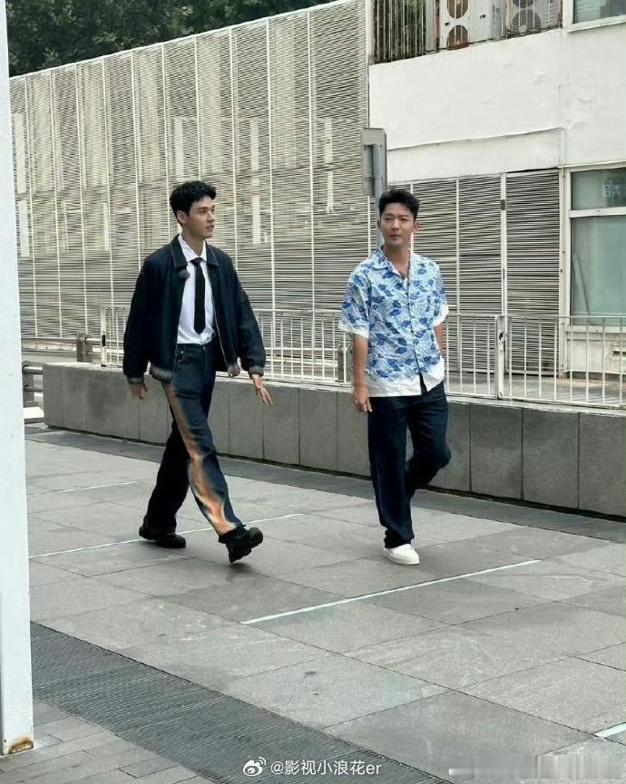 谁的 DNA 动了？龚俊张晚意花少 7 同框录制路透刷屏，两大男神同框，这波直接