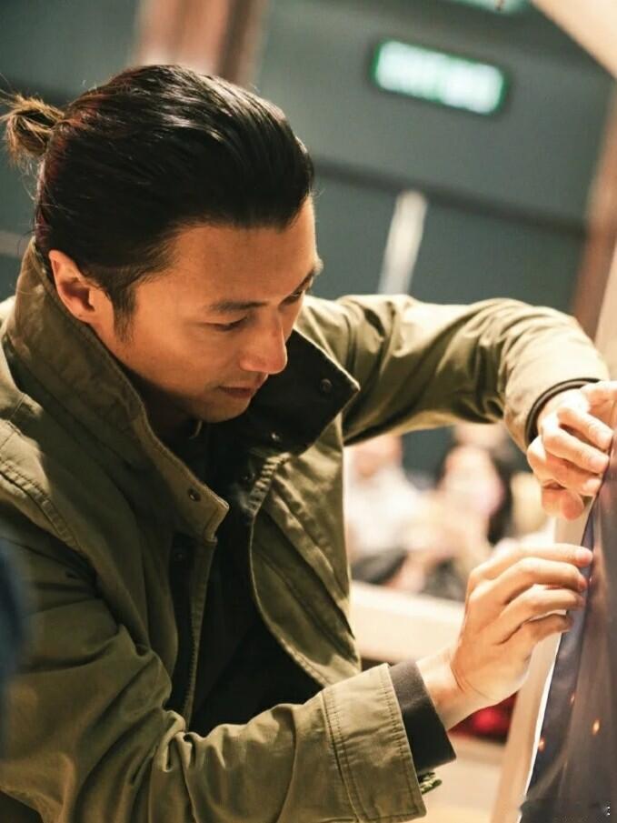 谢霆锋完全是内娱满级吃商 说起圈内懂吃的艺人，谢霆锋一定榜上有名。他不会一味追捧
