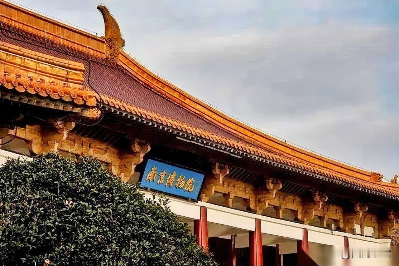 调查组应将徐湘江作为“突破口”，审查通过其控制的艺术品公司和关联的爱涛拍卖，是否